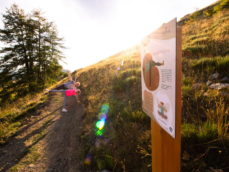 Valberg sentier Yoga - © R Bienvenu pour OT Valberg Valberg sentier Yoga