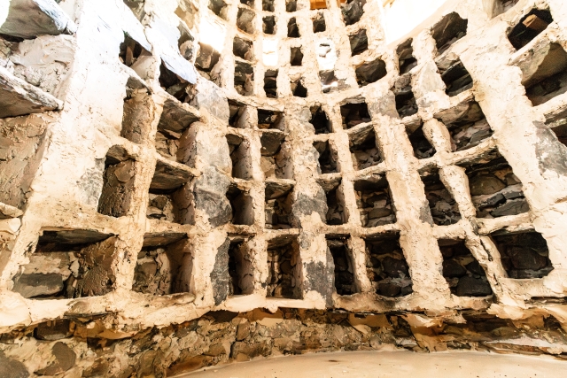 interieur pigeonnier rucher peone - © OT Valberg